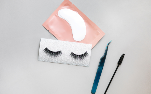Produtos e Ferramentas para Alongamento de Cílios